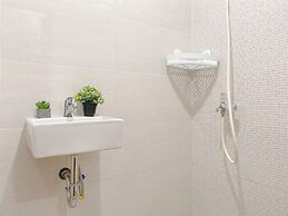 Warm Studio At Tifolia Apartment