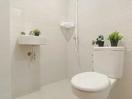 Warm Studio At Tifolia Apartment