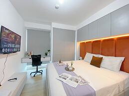 Warm Studio At Tifolia Apartment