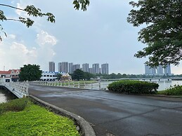 Modern Style 2Br Apartment At Meikarta