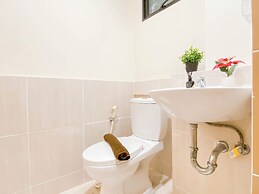 Restful 3Br At Meikarta Apartment