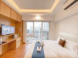 Warm Neutral Look Studio Apartment Ambassade Kuningan