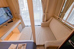 Elegant & Strategic Studio Room At Sky House Bsd Apartment