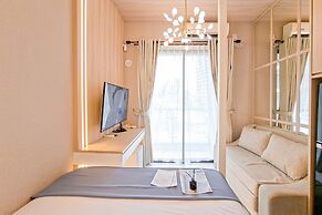 Elegant & Strategic Studio Room At Sky House Bsd Apartment