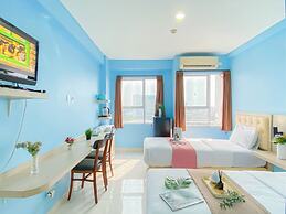 Blue Accent Studio (No Kitchen) At Elvis Tower Apartment