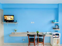 Blue Accent Studio (No Kitchen) At Elvis Tower Apartment