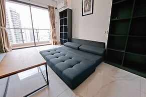 Monochromatic 2Br With Extra Working Room Apartment Sky House Bsd