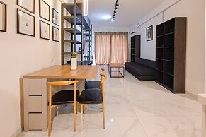 Monochromatic 2Br With Extra Working Room Apartment Sky House Bsd