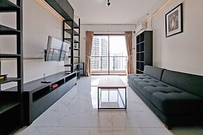 Monochromatic 2Br With Extra Working Room Apartment Sky House Bsd