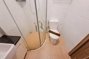 Monochromatic 2Br With Extra Working Room Apartment Sky House Bsd