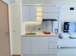 Minimalist Tidy 2Br At Meikarta Apartment