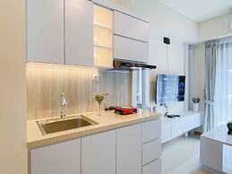 Minimalist Tidy 2Br At Meikarta Apartment