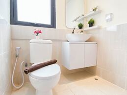 Minimalist Tidy 2Br At Meikarta Apartment