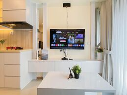 Minimalist Tidy 2Br At Meikarta Apartment