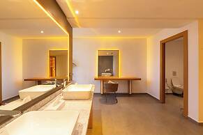 NOMMOS Beach RESORT & POOL CLUB