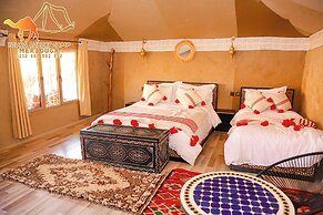 Young Luxury Camp Merzouga
