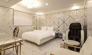 hotel 99 prestige