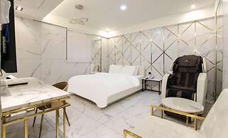 hotel 99 prestige