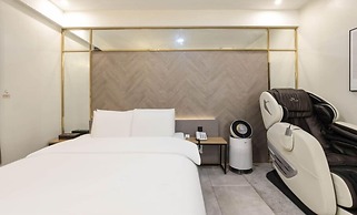 hotel 99 prestige