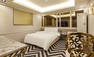 hotel 99 prestige