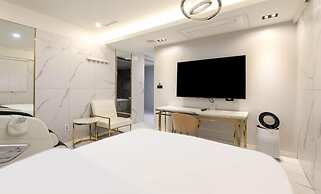 hotel 99 prestige
