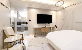 hotel 99 prestige