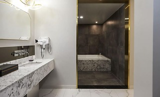 hotel 99 prestige