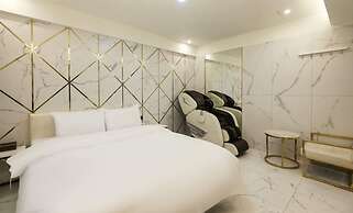 hotel 99 prestige