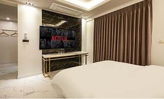 hotel 99 prestige