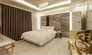 hotel 99 prestige