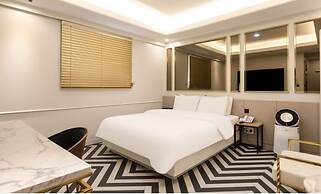 hotel 99 prestige