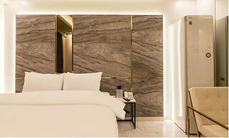 hotel 99 prestige