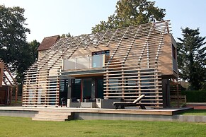 Chalet Near Schwerin With Golf & Castle Views