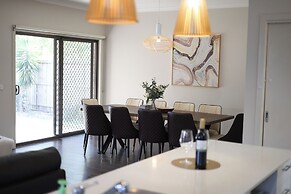 StayAU Pakenham 5 BRM Oasis Pet-friendly