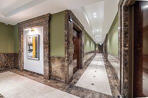 TheWall Hotel