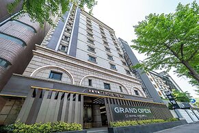TheWall Hotel