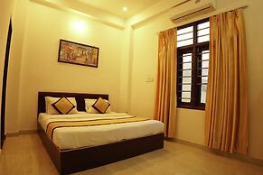 Hotel Golden Bird