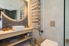 Bella Casa - Newly Built Designer Villa