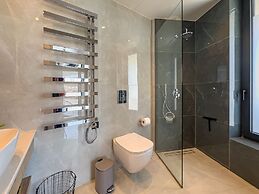 Bella Casa - Newly Built Designer Villa