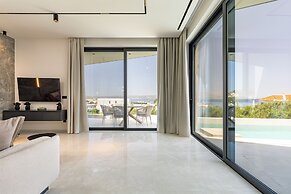 Bella Casa - Newly Built Designer Villa
