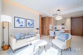 LUX  The Address Opera Downtown Suite