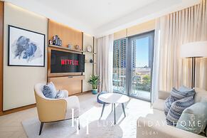 LUX  The Address Opera Downtown Suite