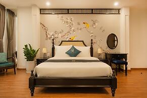 Hanoi Bliss Boutique Lo Ren