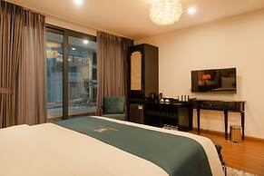 Hanoi Bliss Boutique Lo Ren