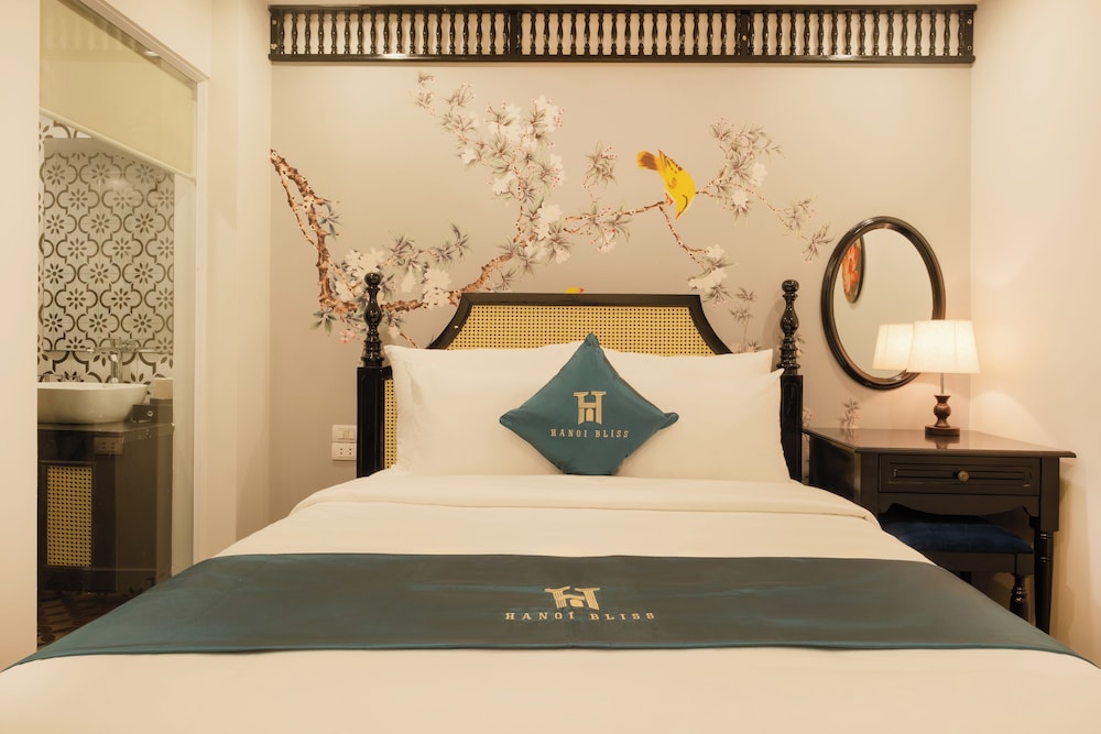 Hanoi Bliss Boutique Lo Ren