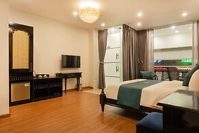 Hanoi Bliss Boutique Lo Ren