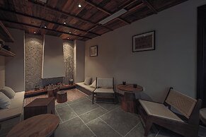 Futon Designer Hotel (Liberation Monument&Nanbin Road Store)