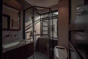 Futon Designer Hotel (Liberation Monument&Nanbin Road Store)