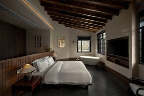 Futon Designer Hotel (Liberation Monument&Nanbin Road Store)