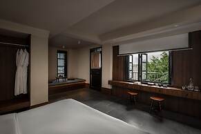 Futon Designer Hotel (Liberation Monument&Nanbin Road Store)